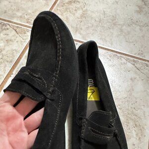 Munro Black Suede Loafers – Size 9 (BNWT - kind of)